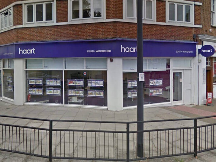 1 bedroom Flat / Apartment Grove Hill, South Woodford, E18 £1,300 Per Month haart